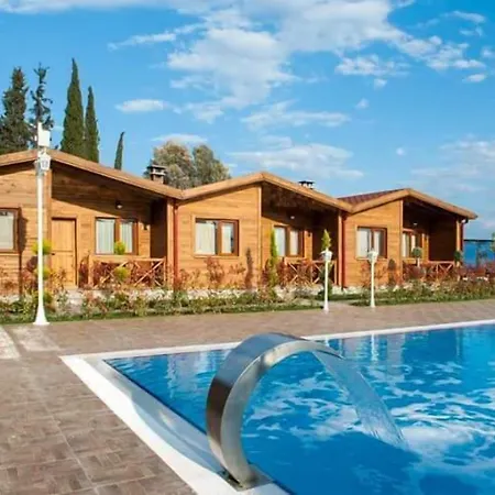 Askania Hotel 2*