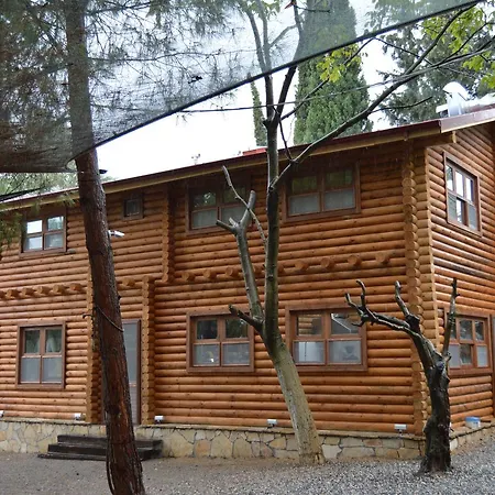 Askania Hotel 2*