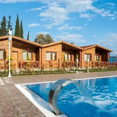 Askania Hotel 2*